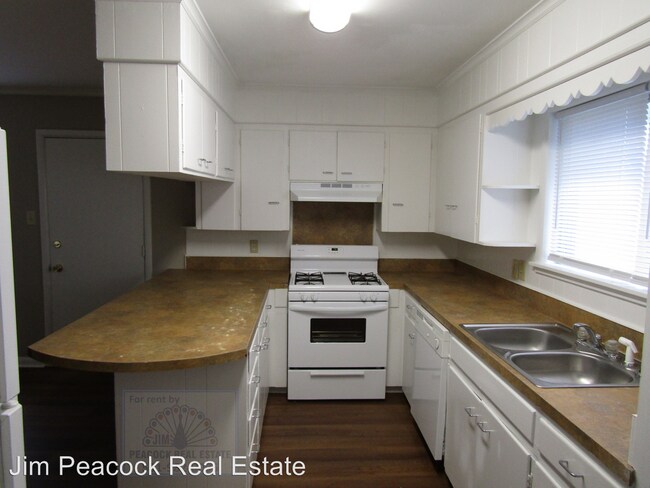 Building Photo - 3 br, 1.5 bath House - 315 W. 34th Street