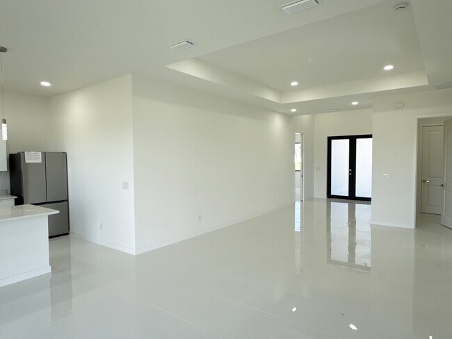 Foto del edificio - 4238 NW 34th St
