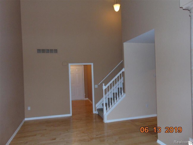 Building Photo - 41740 Brownstone Dr