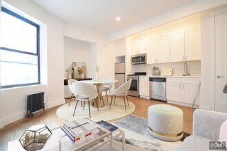 Building Photo - 45 Tiemann Pl