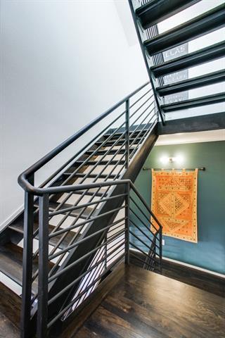 Building Photo - 1913 Hope St