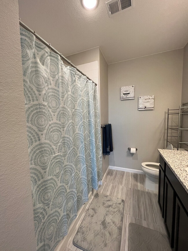 Foto del edificio - 1801 S Dunkirk St