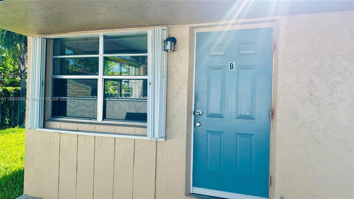 Foto principal - 6116 SW 39th St