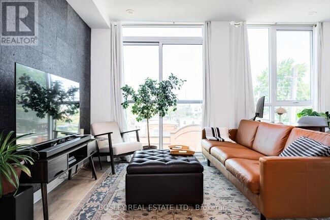 Photo du bâtiment - 899-899 Queen St E