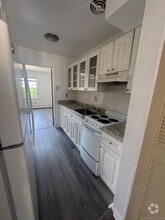 Building Photo - 169 Birdseye St