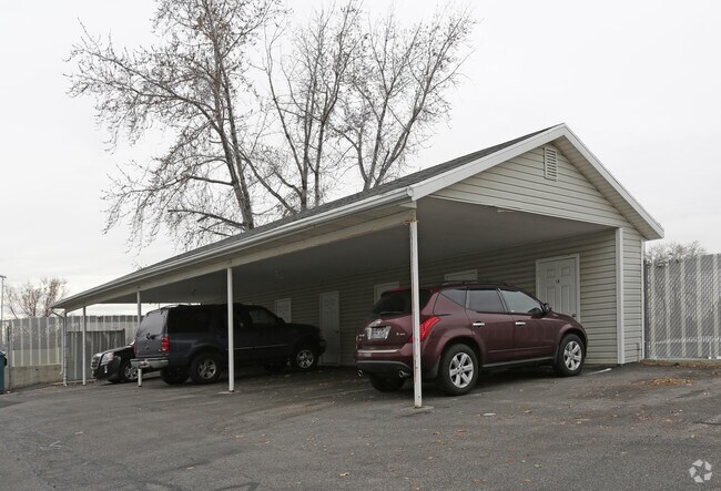 Foto del edificio - Falcon Estates Apartments & Townhomes