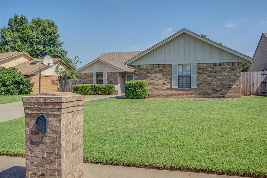 Primary Photo - 2109 Shamrock Dr