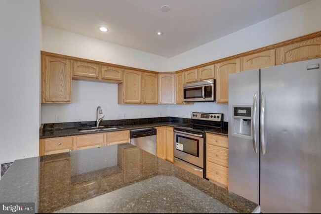 Building Photo - 580 50th St NE