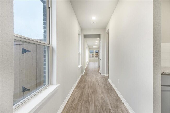 Building Photo - 828 Laguna Grn Ln