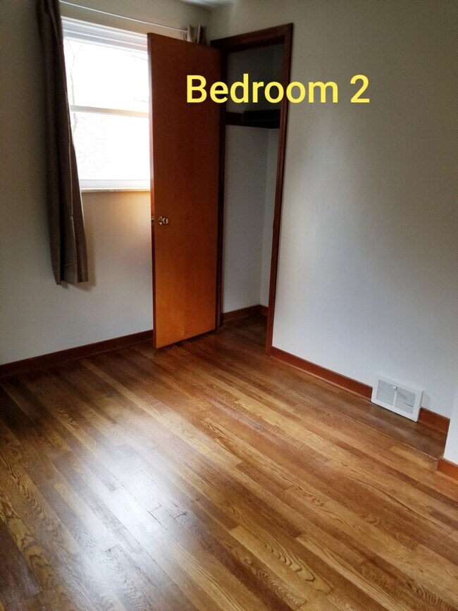 Habitación 2 - 1003 Beechland St