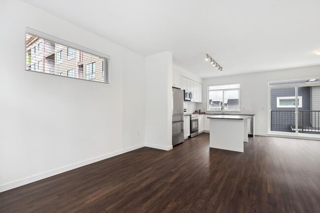 Building Photo - 15778 85 Av