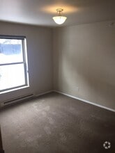 Building Photo - 620 S 20th Ave