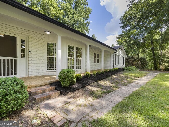 Building Photo - 5305 Peachtree Dunwoody Rd