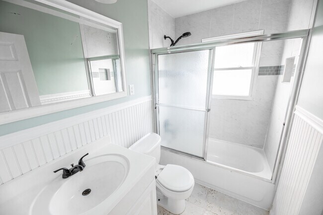 Foto del edificio - 4582 Cooper Rd