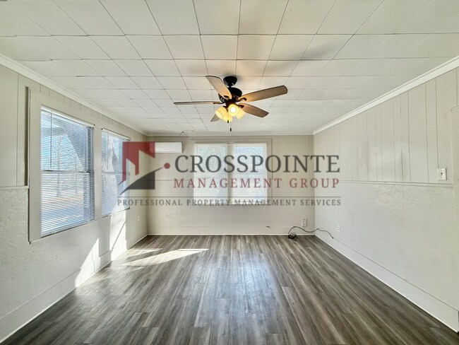 Foto del edificio - Bow St Triplex
