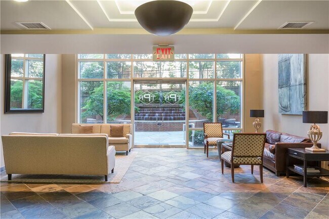 Foto del edificio - 2626 Peachtree Rd NW