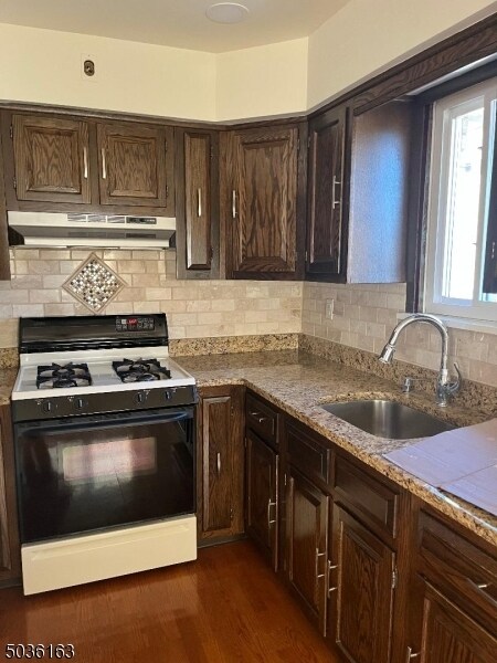 Foto del edificio - 890 Allwood Rd