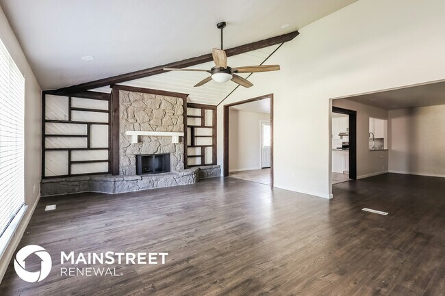 Building Photo - 8829 Parkridge Dr