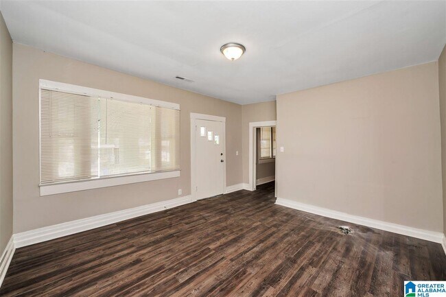 Building Photo - 3309 Ave B