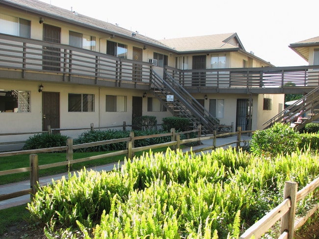 Foto del edificio - Sierra Garden Apartments
