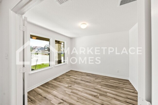 Building Photo - 400 Horizon Pointe