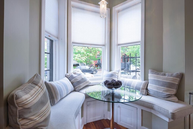 Foto del edificio - 401 Constitution Ave NE