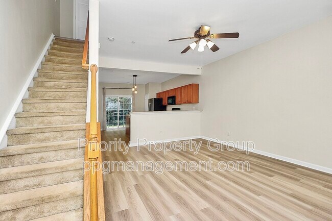 Foto del edificio - 3055 Golden Dale Ln