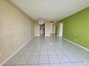 Building Photo - 2350 NE 135th St