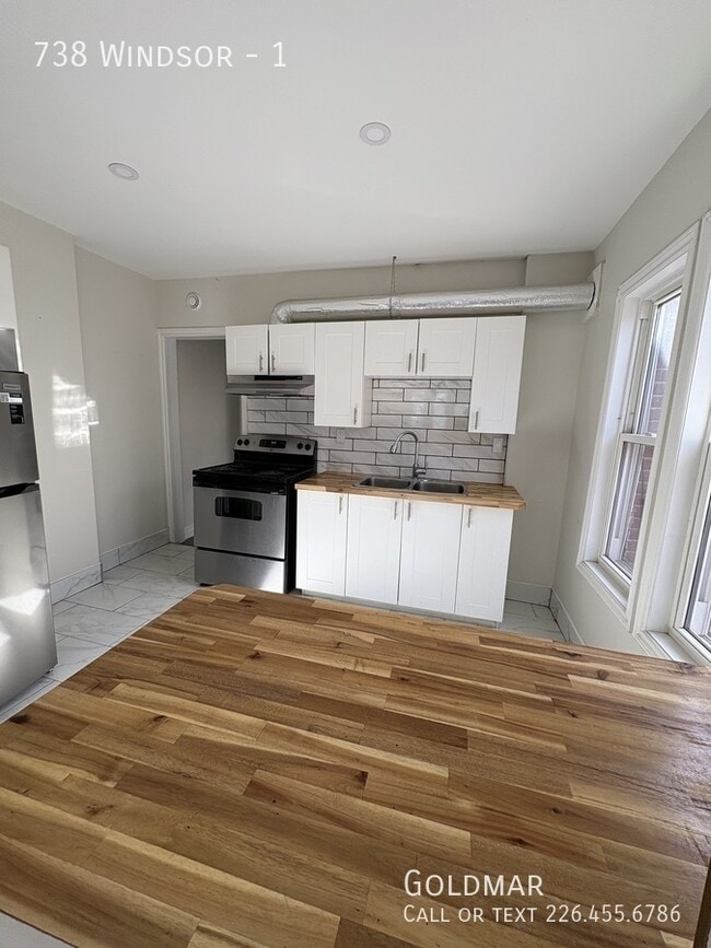 Building Photo - New Listing on Windsor Ave