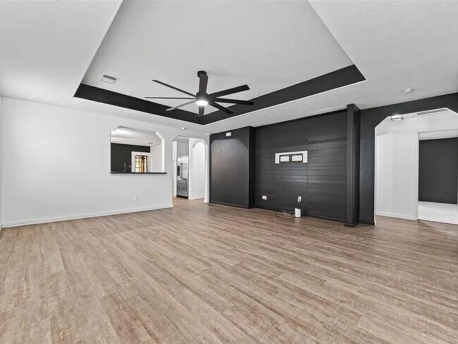 Foto del edificio - 24019 Kingbriar Dr
