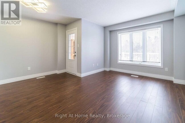 Building Photo - 66 Knotty Pine Ave