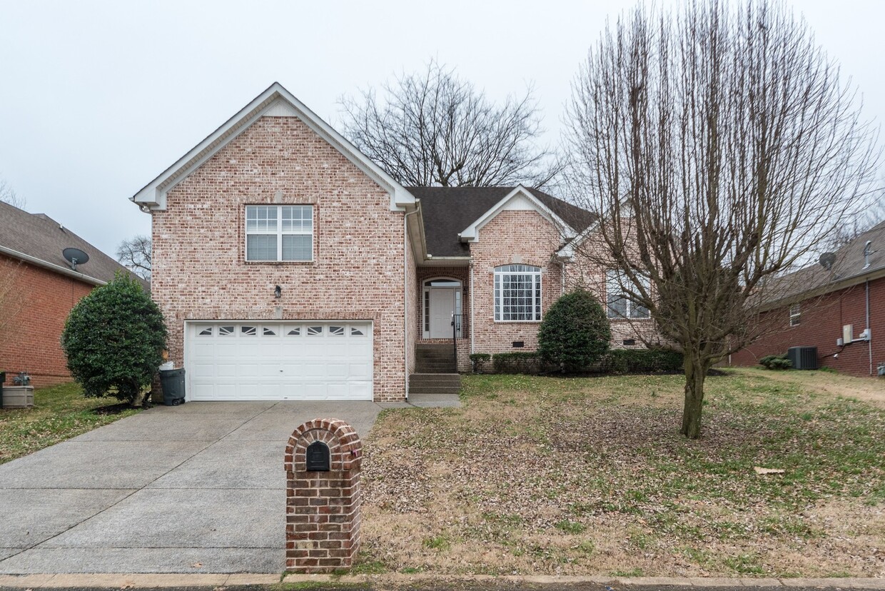 Primary Photo - All Brick Home Across From Old Hickory Lake!