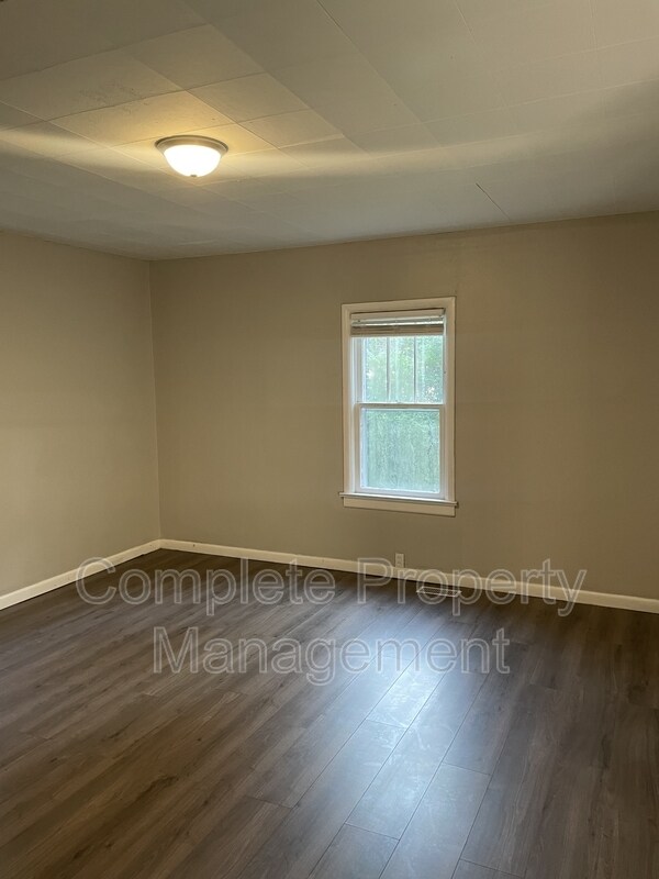 Building Photo - 4317 5th Ct