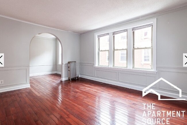 Building Photo - 542 W Surf St