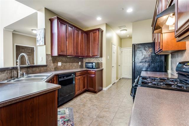 Foto del edificio - 8730 Manhattan Ave