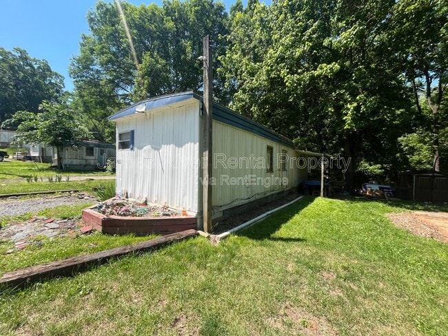 Photo - 155 Pomona Dr House