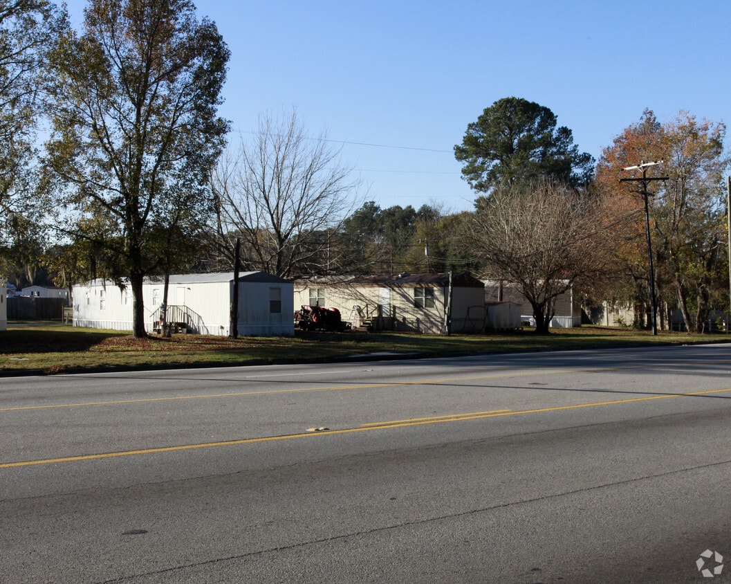 Building Photo - Crosby Mobile Estates