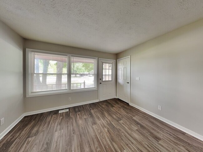 Foto del edificio - 940 Beacon Ln