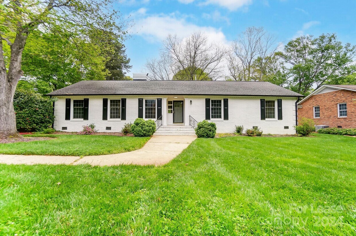 Primary Photo - 300 Wingrave Dr