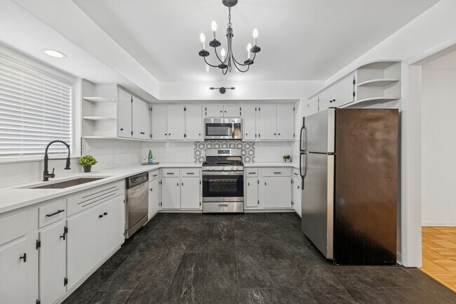 Foto del edificio - 10454 S Claremont Ave