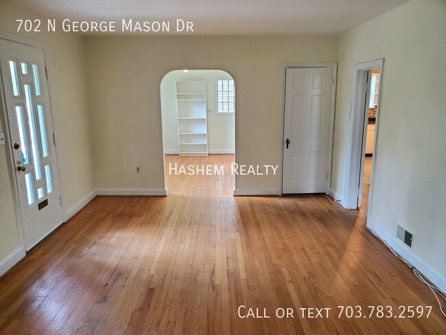 Building Photo - 702 N George Mason Dr