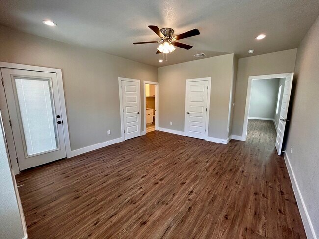 Building Photo - 119 Ave Ventana