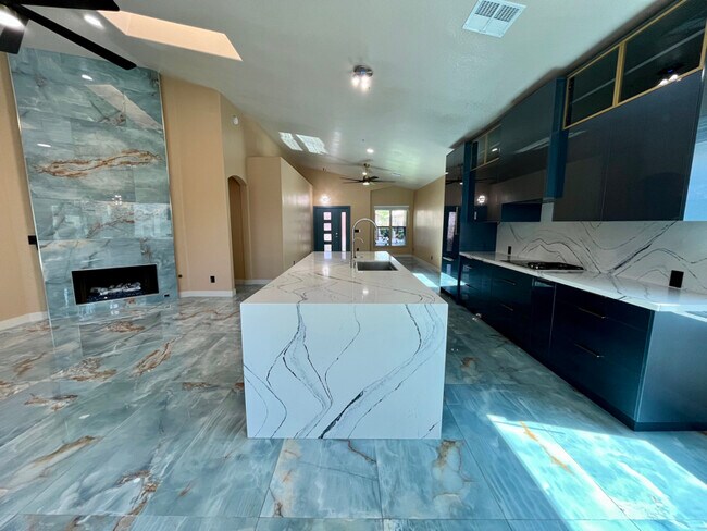 Foto del edificio - 8709 E Gail Rd