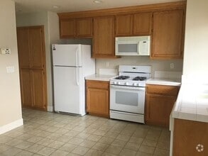 Building Photo - 647 McGinnis Cir