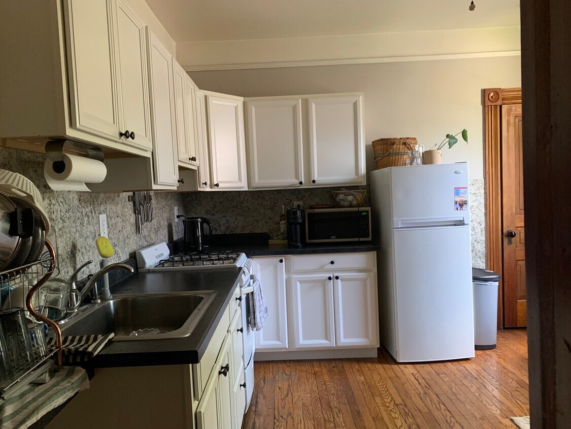 Primary Photo - 605 W Huron St
