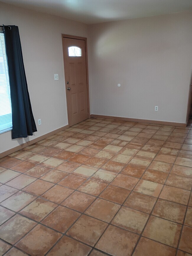 Foto del edificio - 6904 Mathers Ln