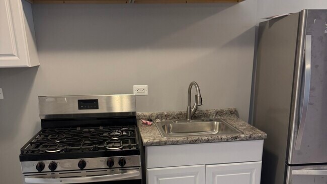 Foto del edificio - 7645 S Cottage Grove Ave