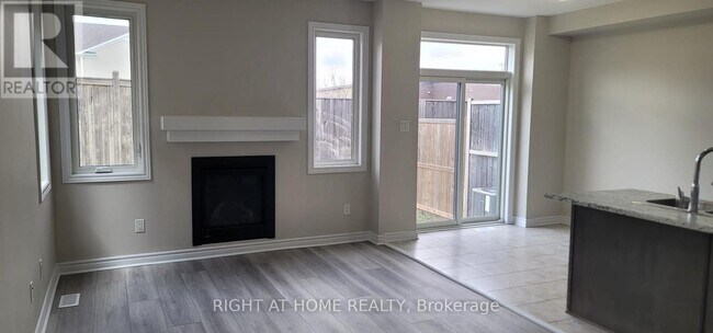 Photo du bâtiment - 862 Kilbirnie Dr