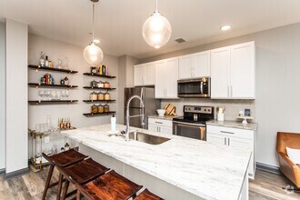 1BR, 1BA - 694 SF - LC RiverSouth