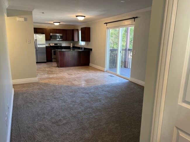 Building Photo - 893 Arnecia Ct